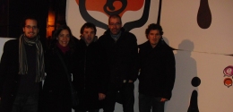 Els membres de l'entitat amb Jon Torrotxo, regidor de cultura, Jabier Zabaleta, tècnic d'Euskera i el radiofònic Xabier Sukia