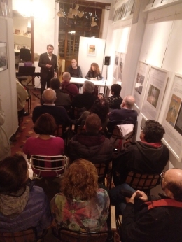 Públic atent a la presentació d'Algemesí (la Casa Cantonera)