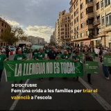 Fem  una crida a les famílies a triar el valencià a l’escola, en el marc de la manifestació del 9 d’Octubre