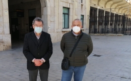 Manel Carceller i Ferran Pastor davant de la comissaria